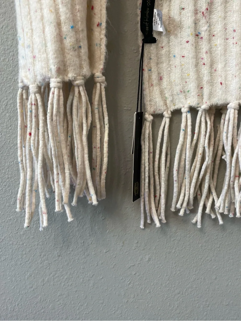 NWT House of Harlow 1960 Speckled Ribbed Knit Fringe Scarf in Cream/Oatmeal